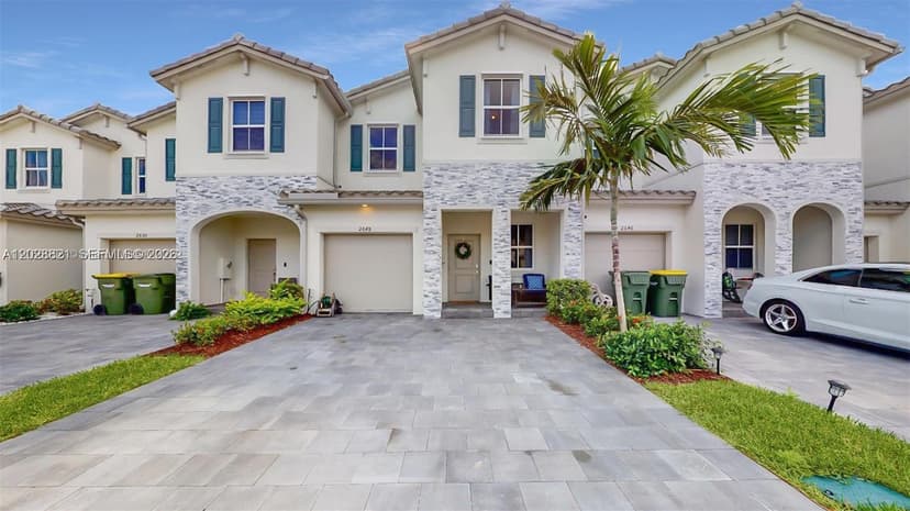 1030 SE 26th Ter, Homestead FL 33035