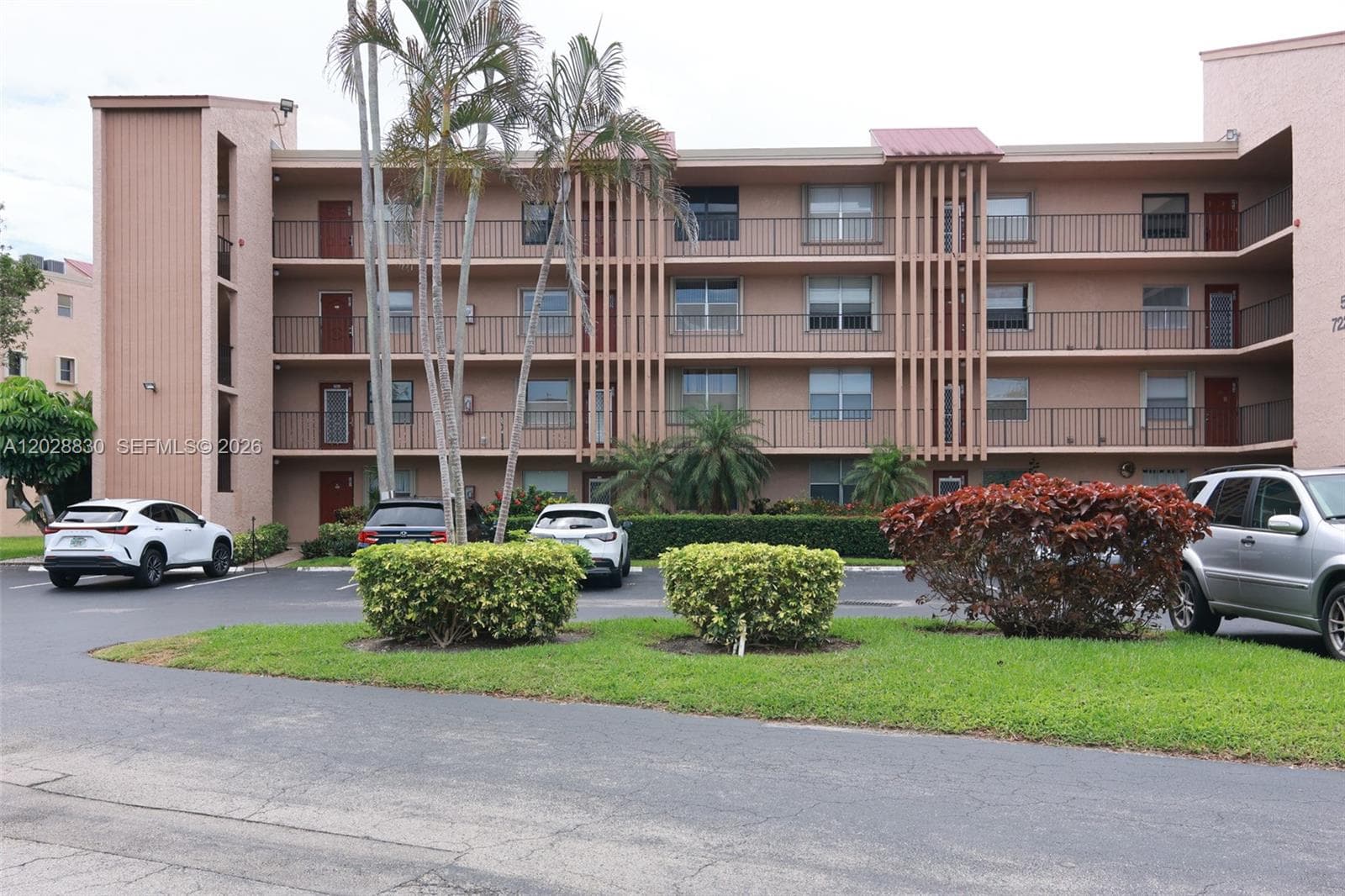 7220 Lake Cir Dr # 101, Margate FL 33063