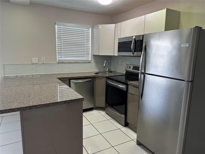 1975 NE 135th St # 3E, North Miami FL 33181