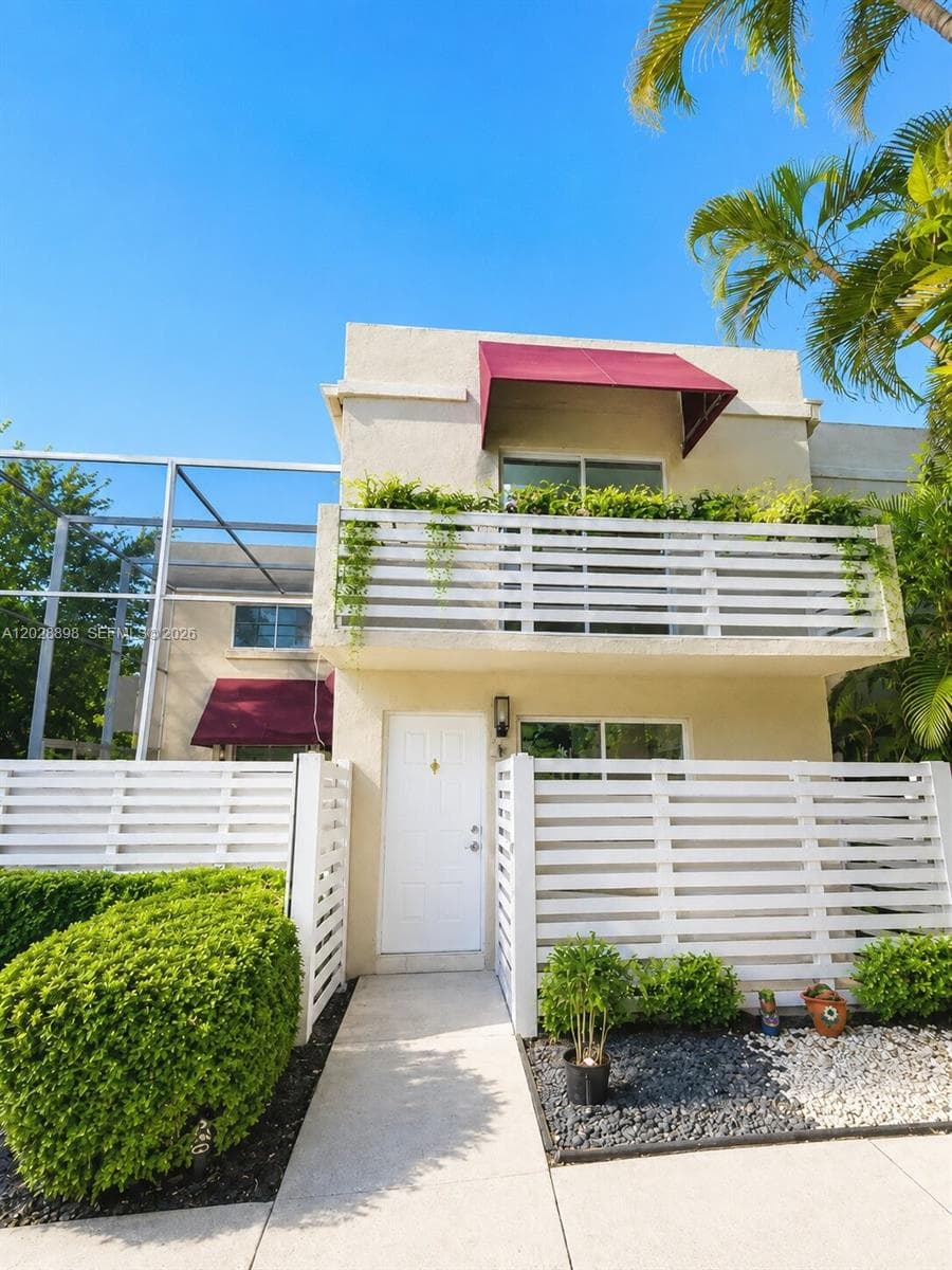 535 NW 98th Ave, Plantation FL 33324