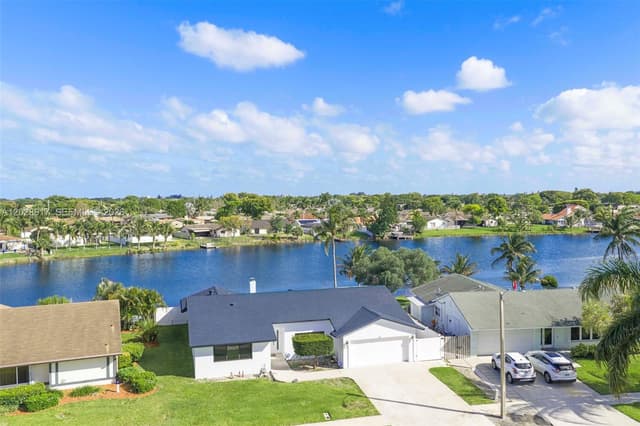 1310 SW 26th Ave, Deerfield Beach FL 33442 - Deerfield Beach, FL - Photo 4