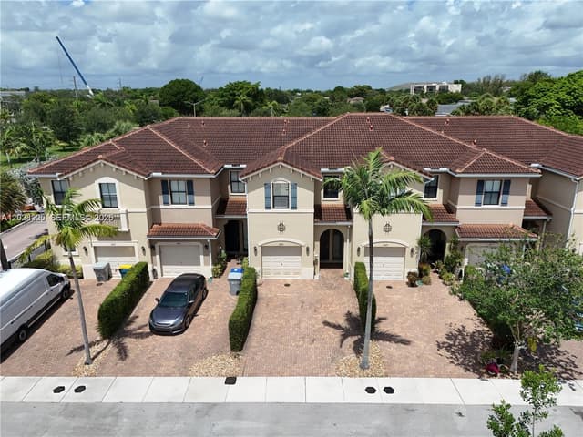 3345 NW 11th Ave, Pompano Beach FL 33064 - Pompano Beach, FL - Photo 2