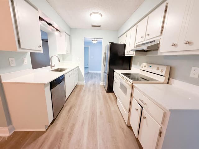 9605 NW 81st, Tamarac FL 33321 - Tamarac, FL - Photo 2