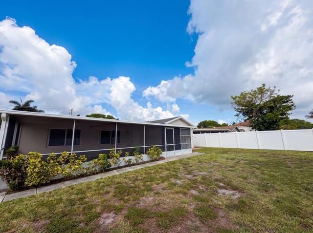 9605 NW 81st, Tamarac FL 33321 - Tamarac, FL - Photo 5
