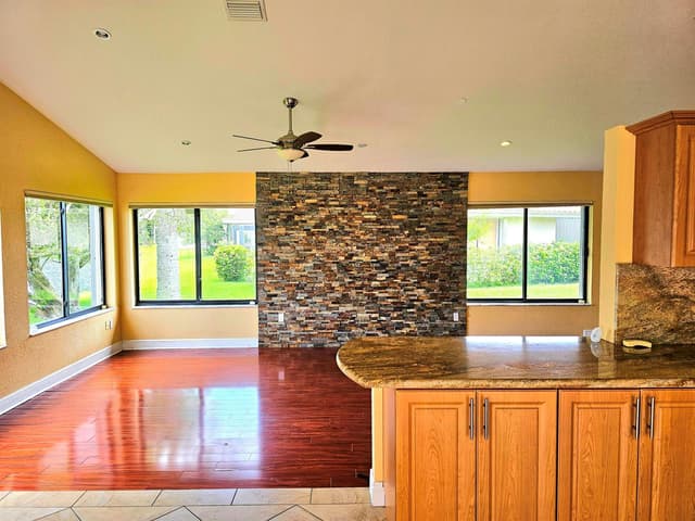 566 Village Lake Drive, Weston FL 33326 - Weston, FL - Photo 6