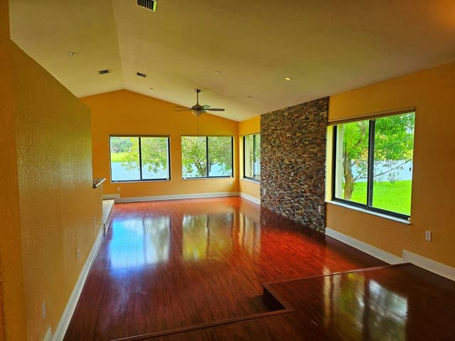 566 Village Lake Drive, Weston FL 33326 - Weston, FL - Photo 7