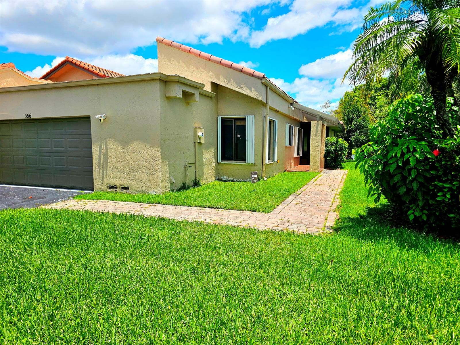 566 Village Lake Drive, Weston FL 33326 - Weston, FL - Photo 1