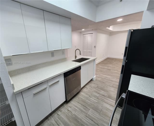 215 SW 117th Ter # 14101, Pembroke Pines FL 33025 - Pembroke Pines, FL - Photo 6