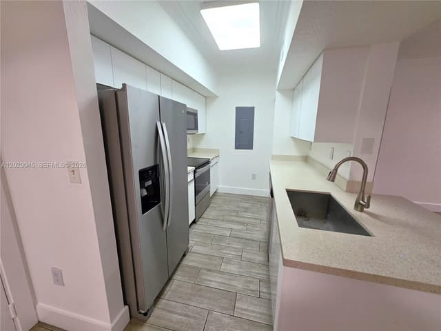 215 SW 117th Ter # 14101, Pembroke Pines FL 33025 - Pembroke Pines, FL - Photo 3