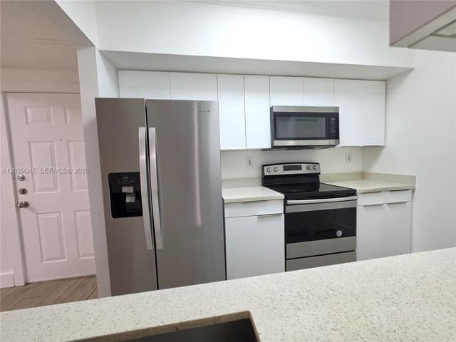 215 SW 117th Ter # 14101, Pembroke Pines FL 33025 - Pembroke Pines, FL - Photo 5