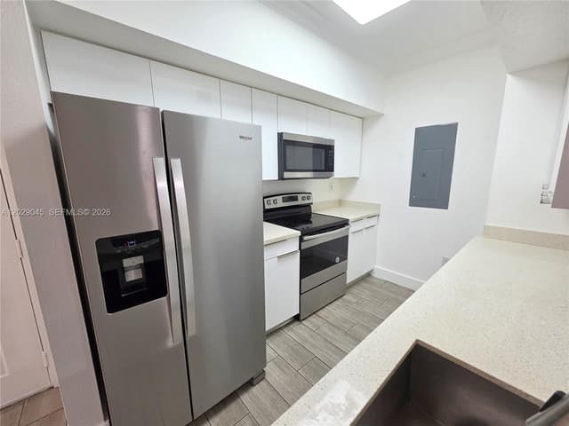 215 SW 117th Ter # 14101, Pembroke Pines FL 33025 - Pembroke Pines, FL - Photo 4