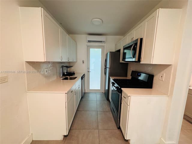 75 Washington Ave # 10, Miami Beach FL 33139 - Miami Beach, FL - Photo 3