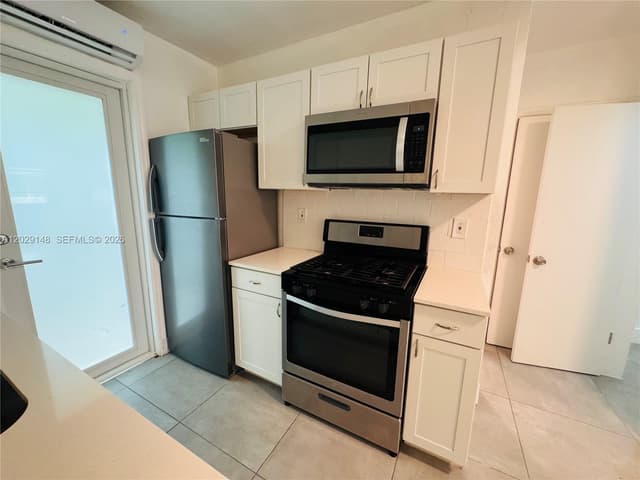 75 Washington Ave # 10, Miami Beach FL 33139 - Miami Beach, FL - Photo 4