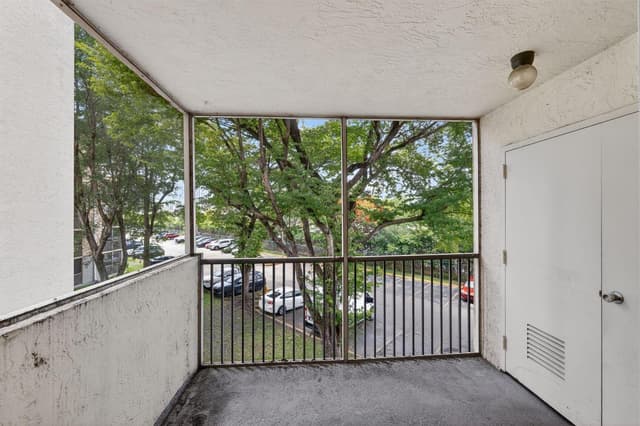 8373 Lake Drive Apt 307, Doral FL 33166 - Doral, FL - Photo 6