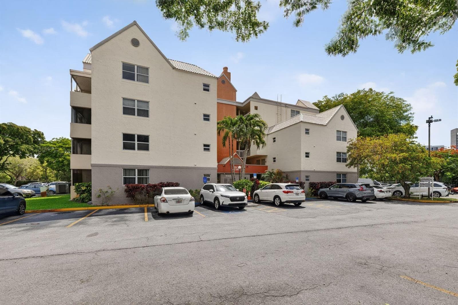 8373 Lake Drive Apt 307, Doral FL 33166 - Doral, FL - Photo 1