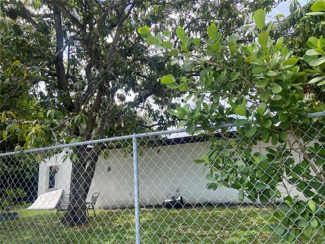 1220 S 29th Ave, Hollywood FL 33020 - Hollywood, FL - Photo 3