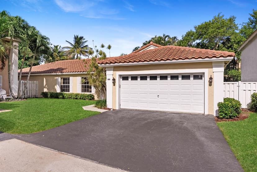 9532 NW 9th Court, Plantation FL 33324