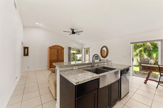 9532 NW 9th Court, Plantation FL 33324 - Plantation, FL - Photo 5