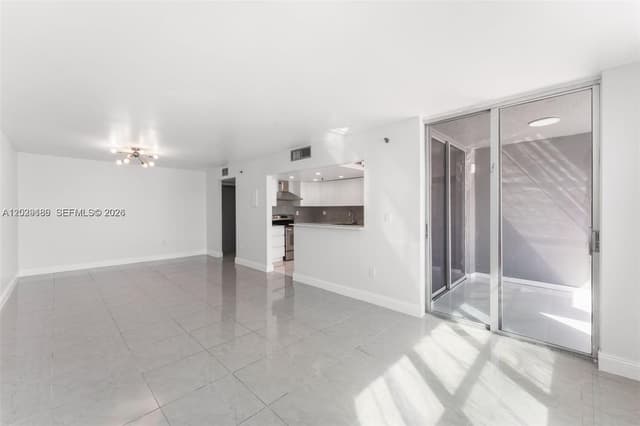 17890 W Dixie Hwy 501 Hwy # 501, North Miami Beach FL 33160 - North Miami Beach, FL - Photo 4