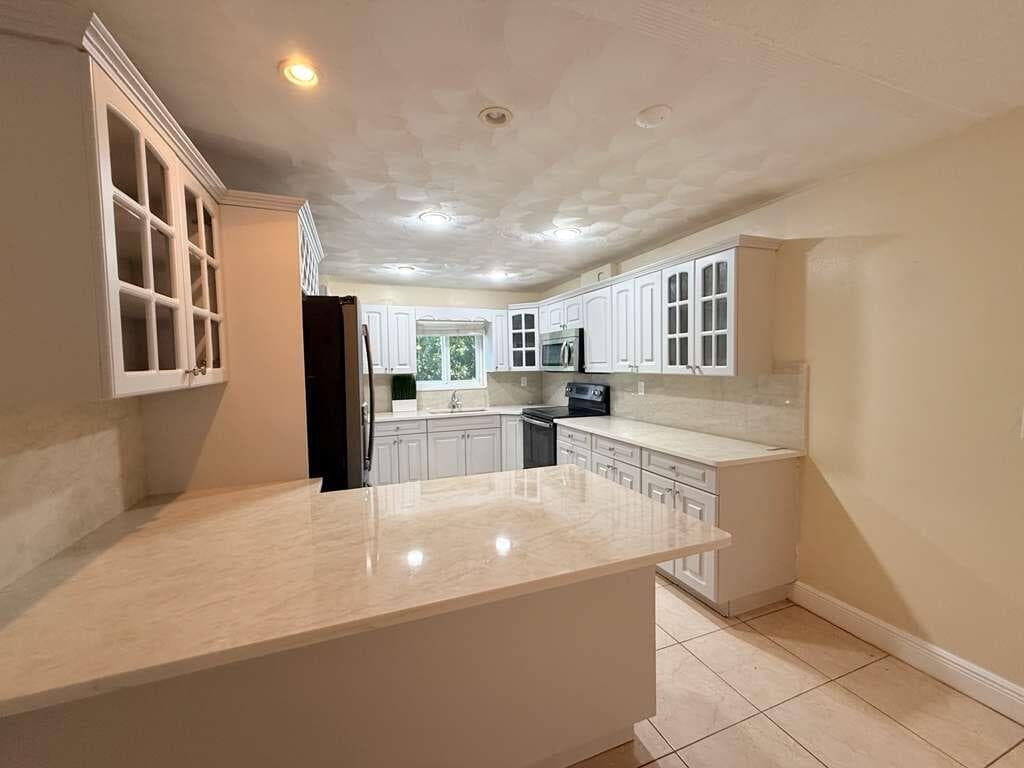 2210 Taylor Street # 207, Hollywood FL 33020 - Hollywood, FL - Photo 1
