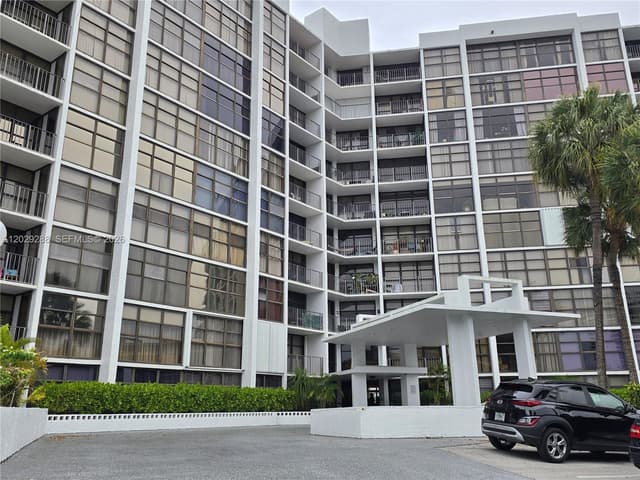 400 Leslie Dr # 416, Hallandale Beach FL 33009 - Hallandale Beach, FL - Photo 2