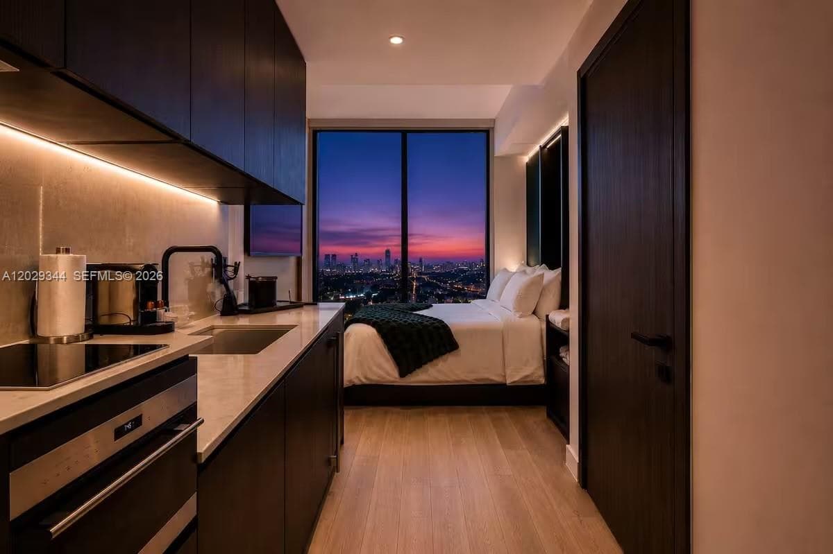 20 NE 11th St # 2606A, Miami FL 33132