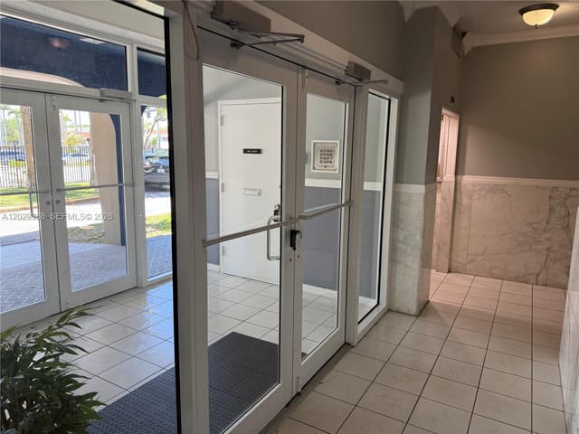 501 E Dania Beach Blvd # 4D, Dania Beach FL 33004 - Dania Beach, FL - Photo 2