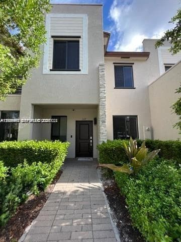 327 NE 208th Ter, Miami FL 33179
