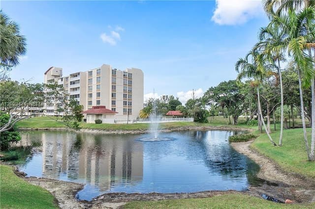 7081 Environ Blvd # 242, Lauderhill FL 33319 - Lauderhill, FL - Photo 2