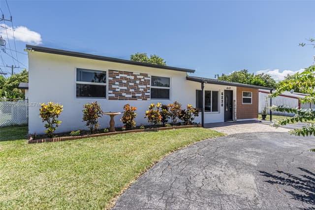 6230 SW 16th Ct, North Lauderdale FL 33068 - North Lauderdale, FL - Photo 4