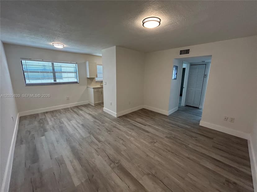 5960 W 25th Ct # 102, Hialeah FL 33016