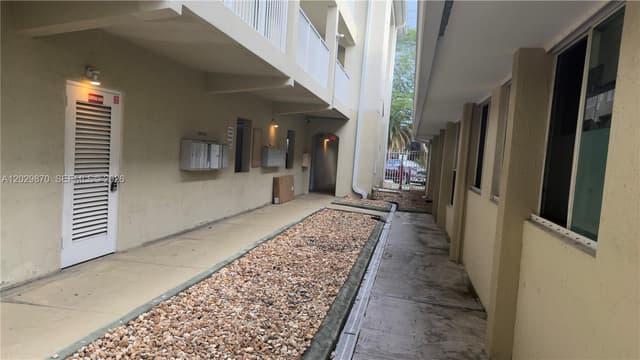 1025 SW 7th Ave # 6, Miami FL 33130 - Miami, FL - Photo 4