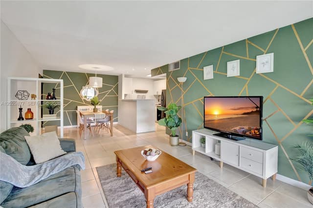 5821 Washington St # 30, Hollywood FL 33023 - Hollywood, FL - Photo 2
