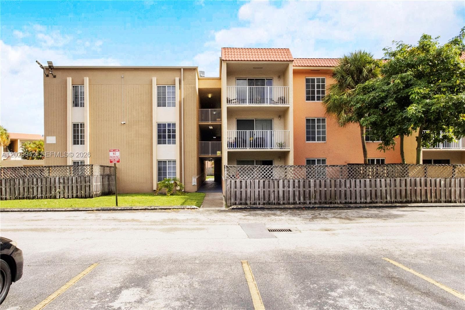 5201 Geneva Way # 211, Doral FL 33166 - Doral, FL - Photo 1