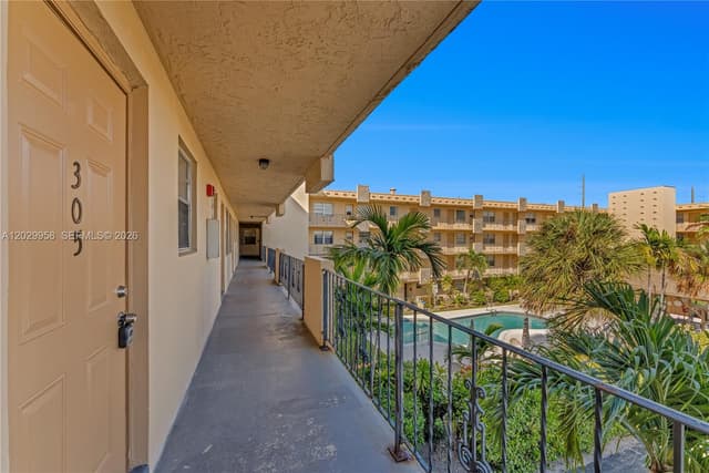 2145 Pierce St # 305, Hollywood FL 33020 - Hollywood, FL - Photo 2