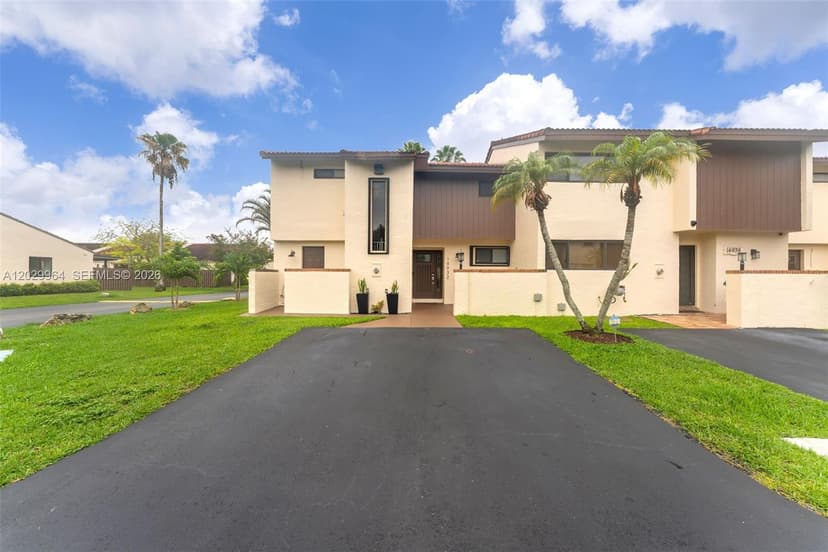 14932 SW 89th St, Miami FL 33196