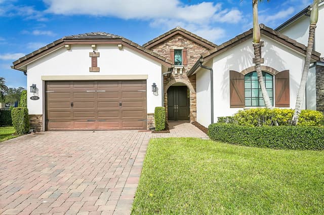 8259 Grand Prix Lane, Boynton Beach FL 33472 - Boynton Beach, FL - Photo 2