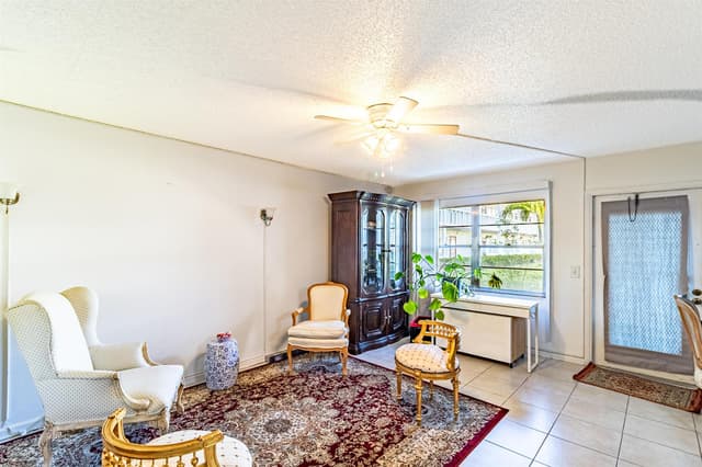 213 Fanshaw F, Boca Raton FL 33434 - Boca Raton, FL - Photo 3
