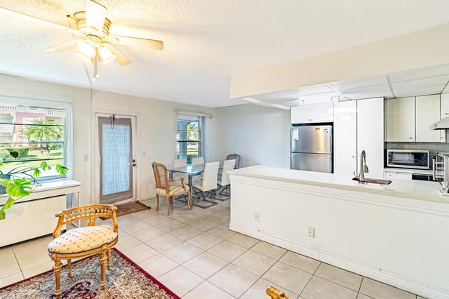 213 Fanshaw F, Boca Raton FL 33434 - Boca Raton, FL - Photo 5
