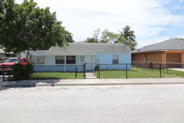 1417 W 32nd Street, Riviera Beach FL 33404 - Riviera Beach, FL - Photo 2