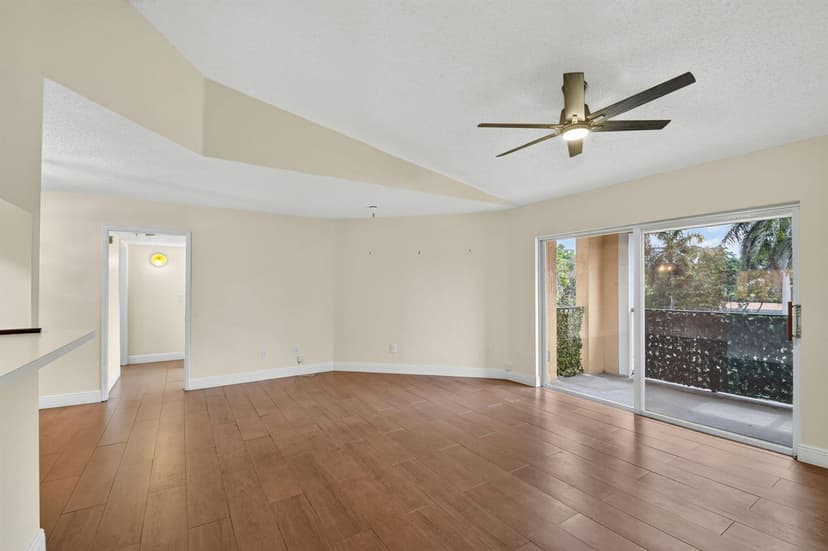 123 Yacht Club Way # 307, Hypoluxo FL 33462