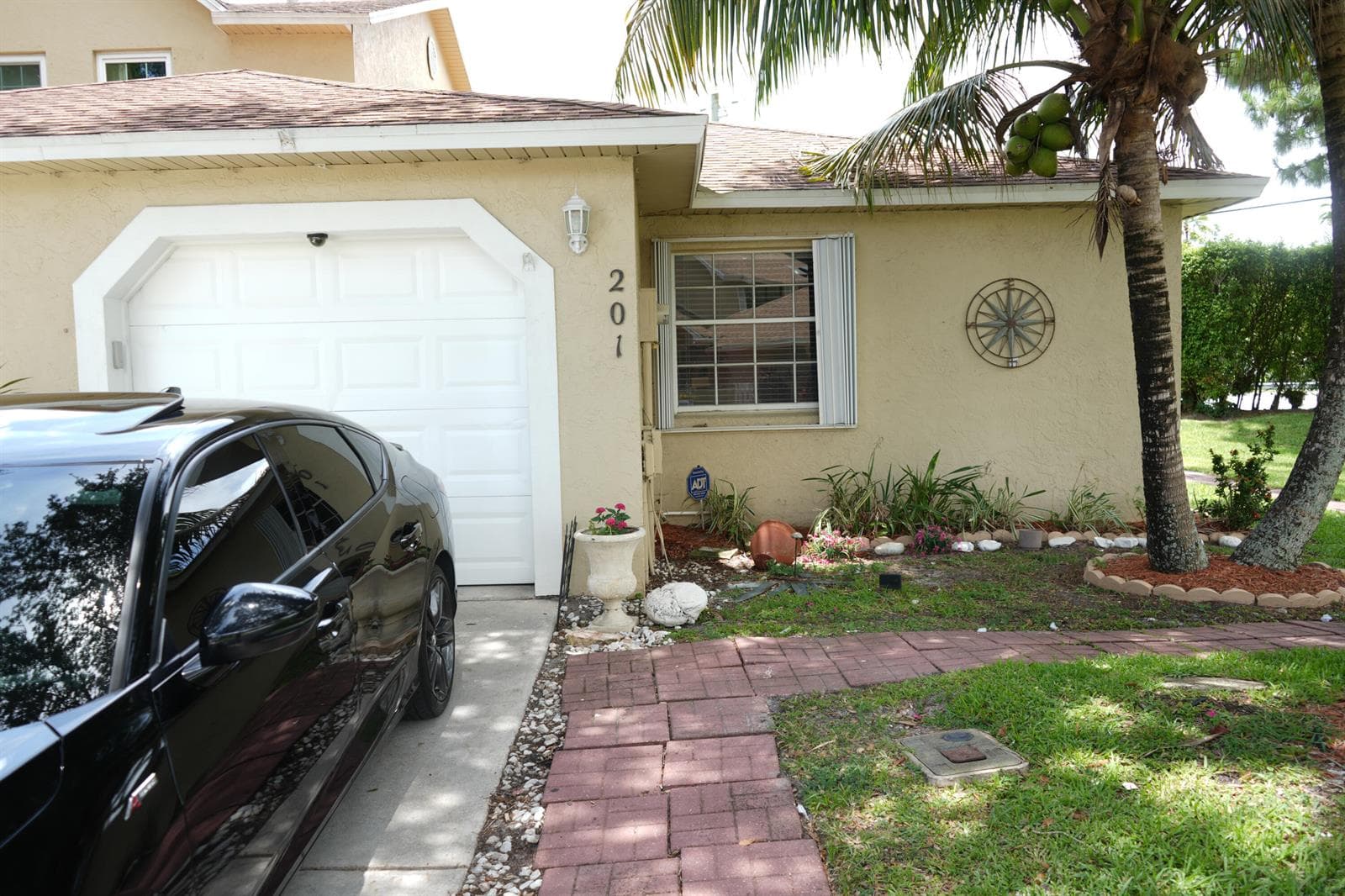 201 Maplewood Drive # 201, FL 33415 - Photo 1