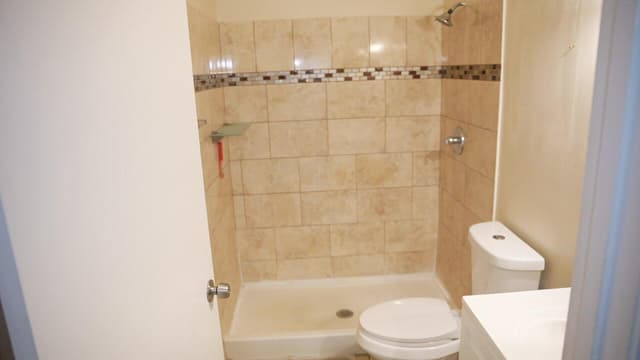 201 Maplewood Drive # 201, FL 33415 - Photo 5