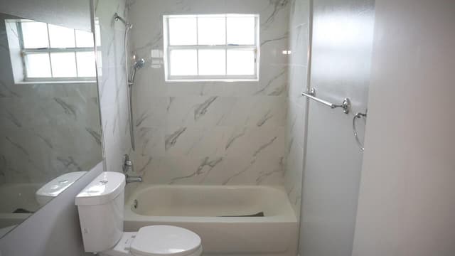 201 Maplewood Drive # 201, FL 33415 - Photo 4
