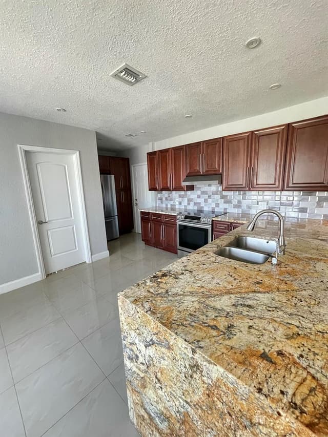 255 Foresteria Drive, Lake Park FL 33403 - Lake Park, FL - Photo 3