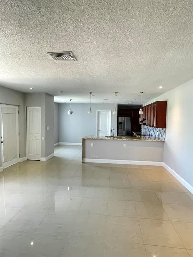 255 Foresteria Drive, Lake Park FL 33403 - Lake Park, FL - Photo 5