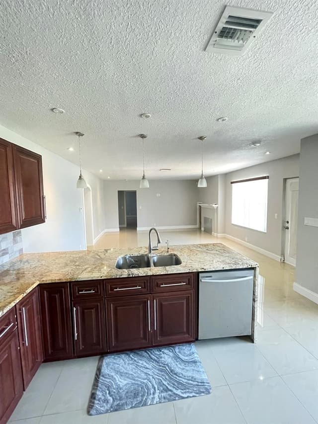 255 Foresteria Drive, Lake Park FL 33403 - Lake Park, FL - Photo 4