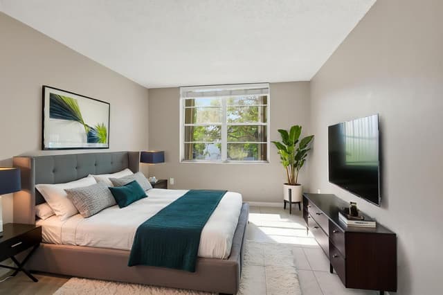 9360 Fontainebleau Boulevard Apt 310, Miami FL 33172 - Miami, FL - Photo 6