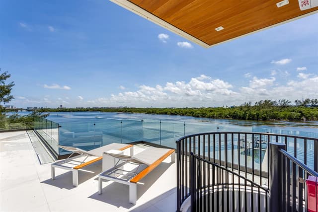 900 Lago Mar Lane, Boca Raton FL 33431 - Boca Raton, FL - Photo 3