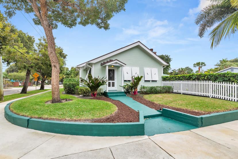 800 Kanuga Drive, West Palm Beach FL 33401